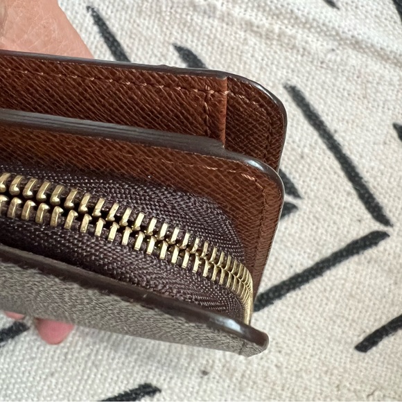 Authentic large Louis Vuitton wallet with removable document holder LV - Picture 8 of 10